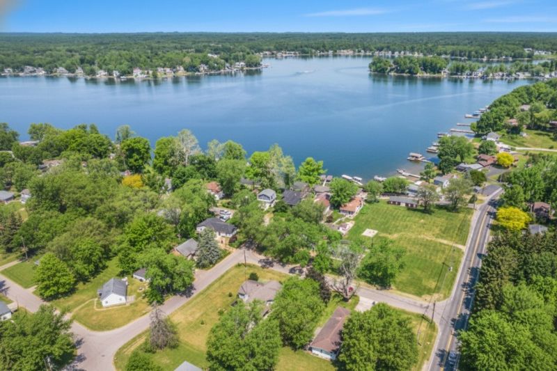 Best Siding Replacement pros in Walled Lake, MI